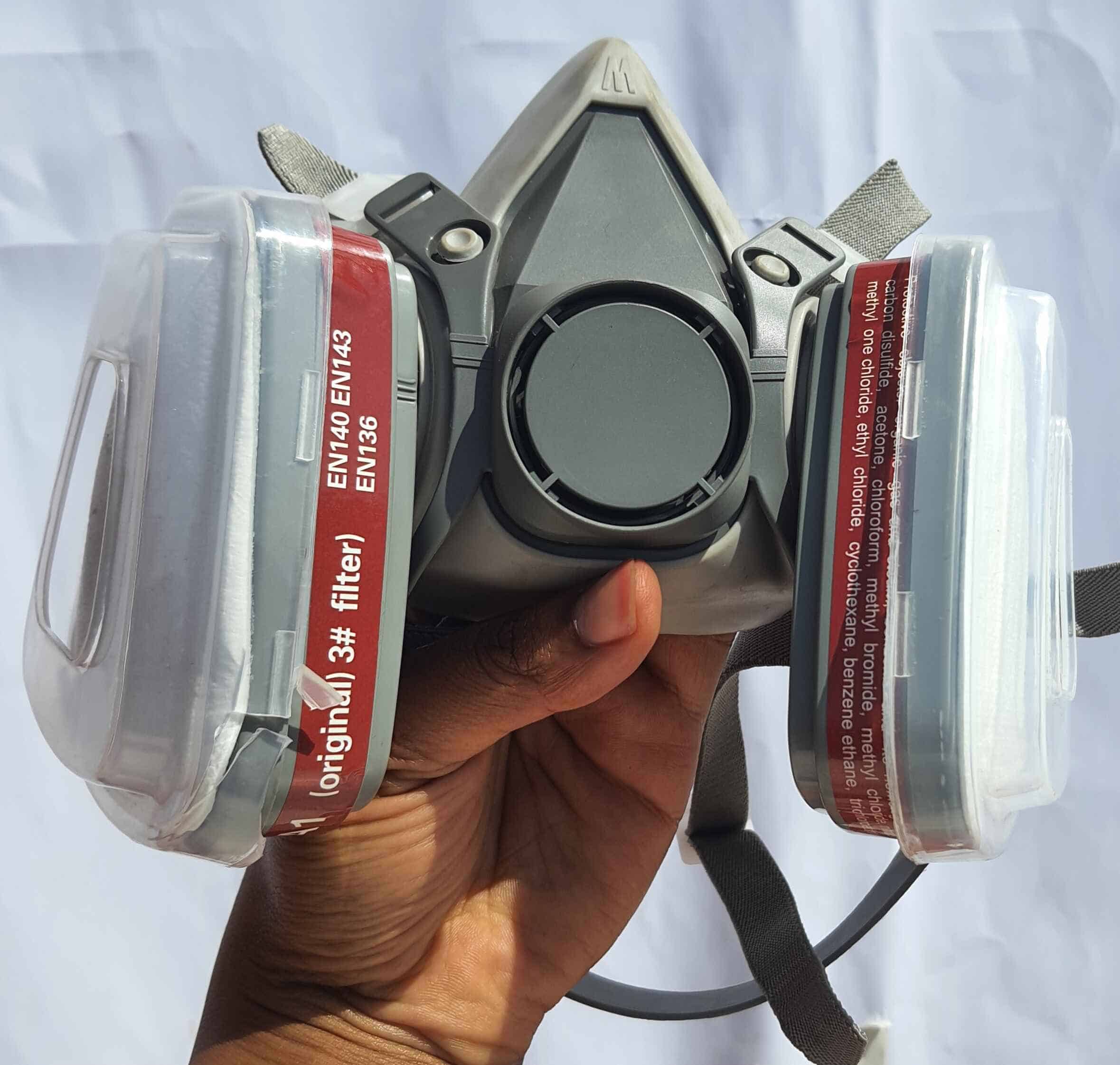 Half Face Respirator with Double Cartridge – Reusable Protection Against Organic Vapors and Gases